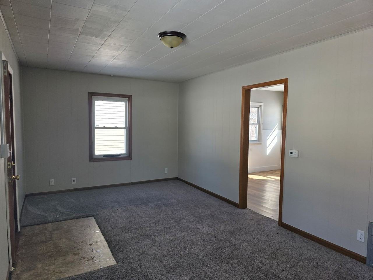 1421 43rd St - Photo 3 of 17