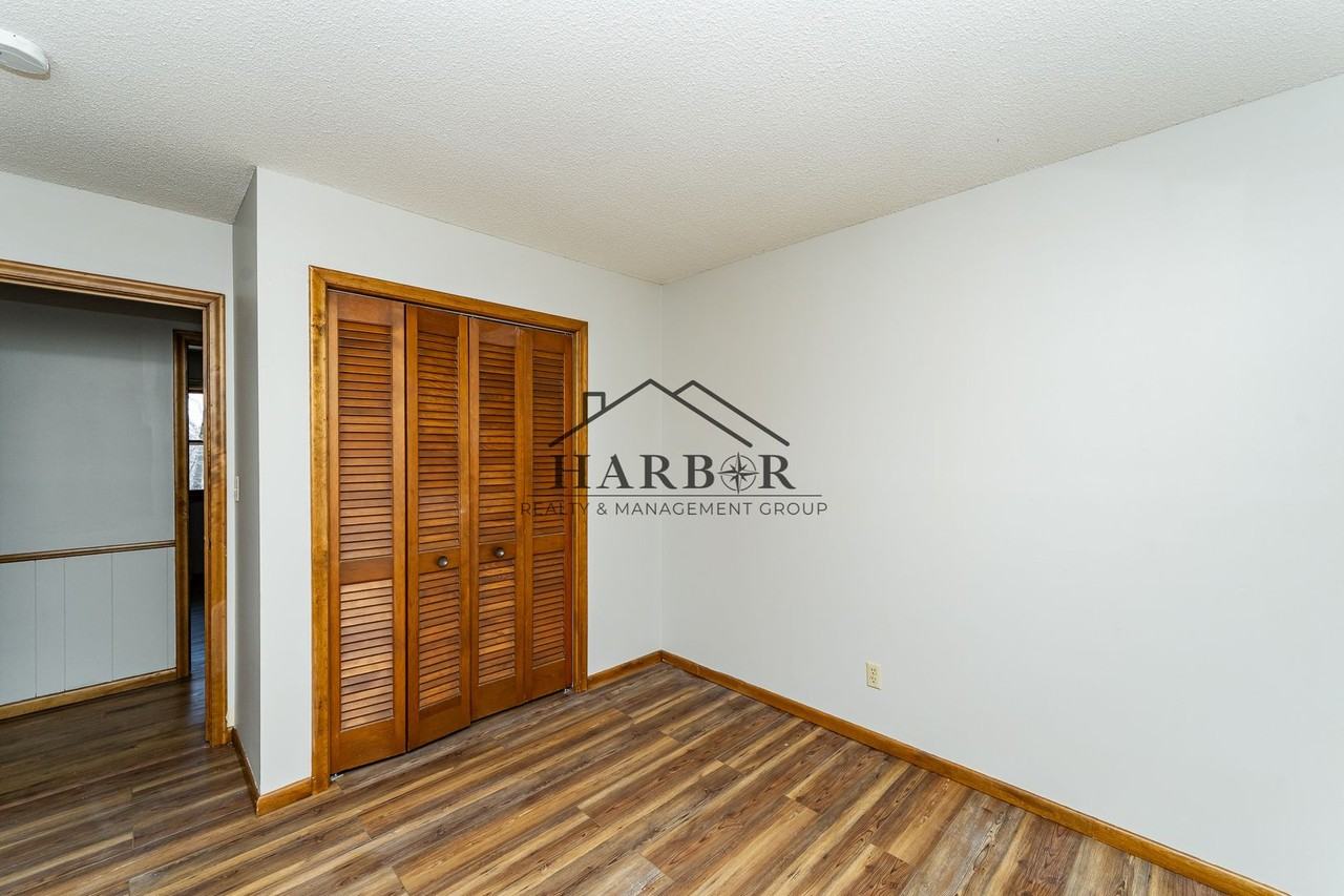 3504 Ogden Ct Ne - Photo 4 of 22