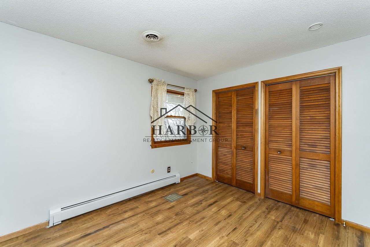 3504 Ogden Ct Ne - Photo 5 of 22