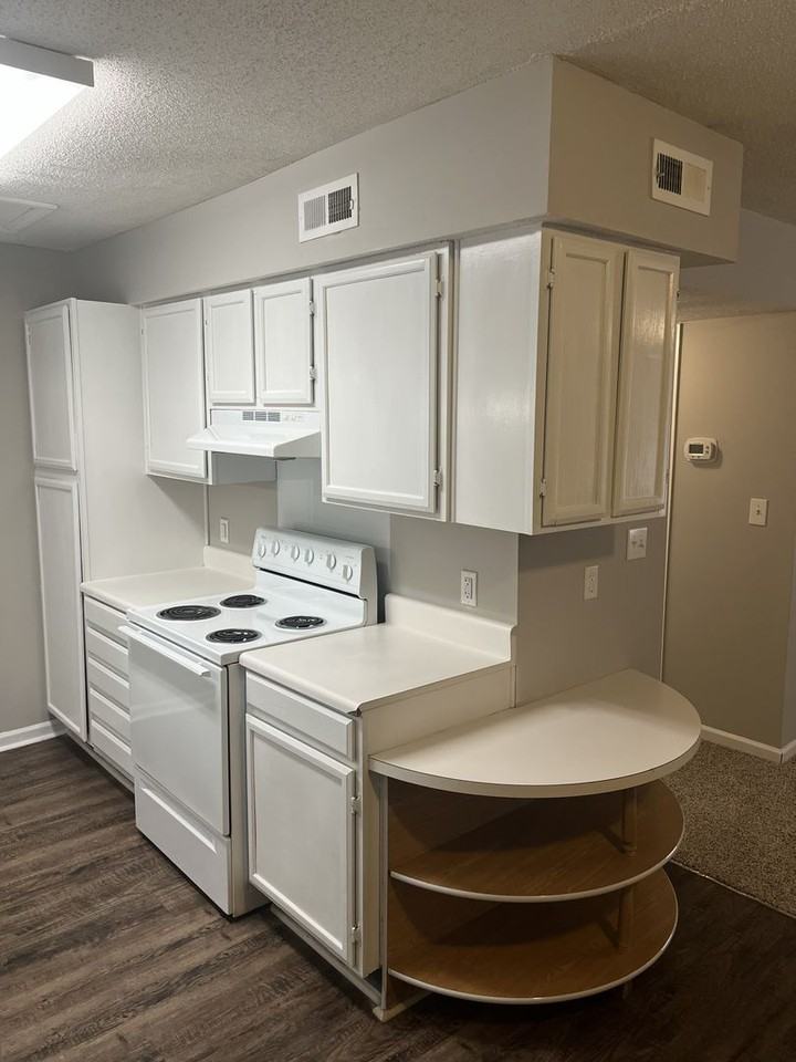 Creekside Retreat Townhomes - Photo 2 of 23