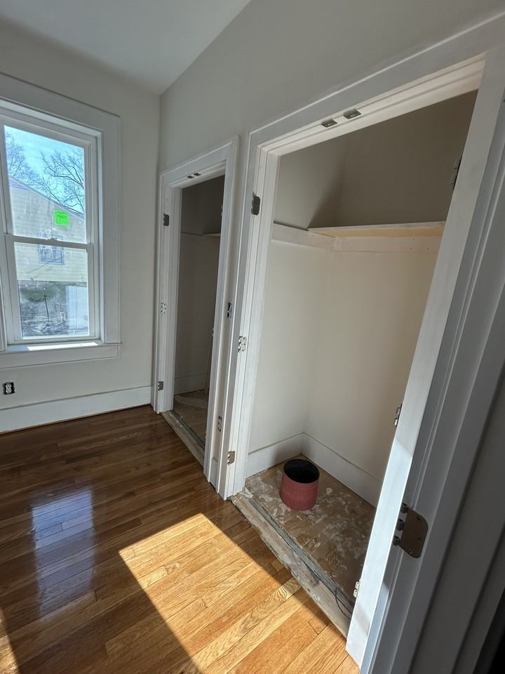 4 Washington St #B - Photo 7 of 16
