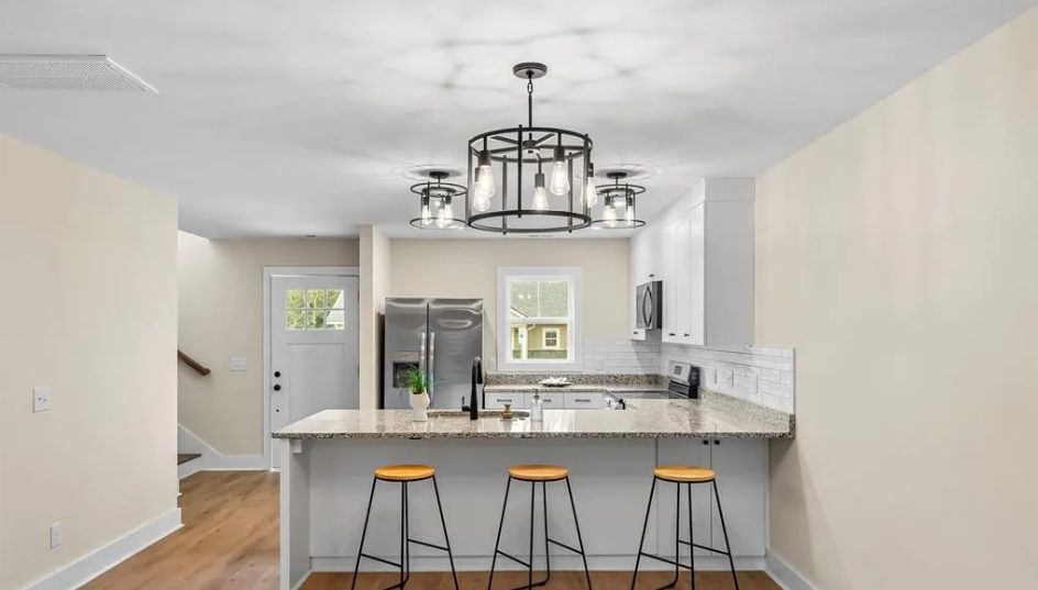 202 Beacon Ave #1 - Photo 5 of 16