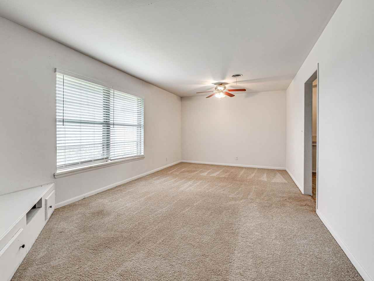 1212 Lynnwood Ave #1 - Photo 2 of 11
