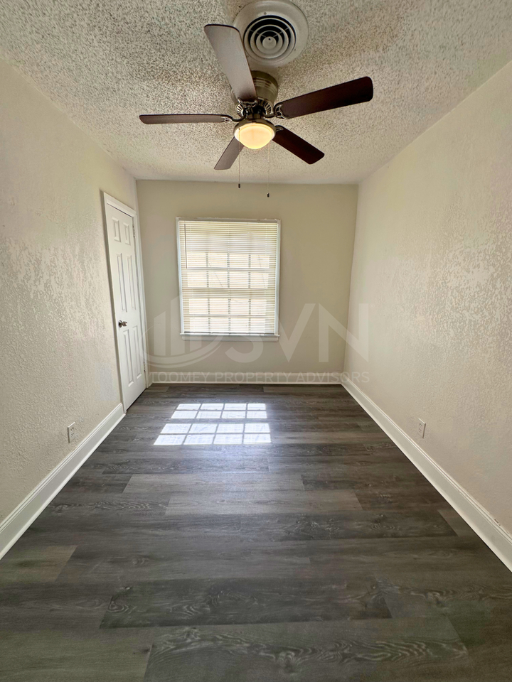 1601 Neshota DrUnit 54 #54 - Photo 6 of 13