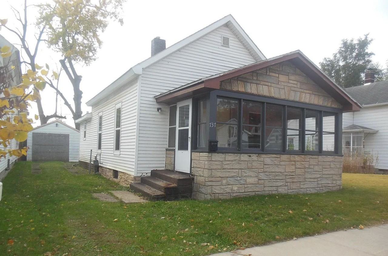 737 E 4th St #1 - Photo 2 of 6