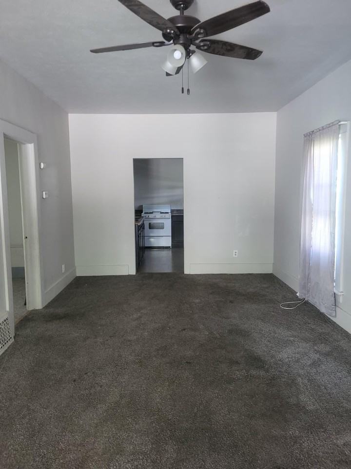 737 E 4th St #1 - Photo 6 of 6