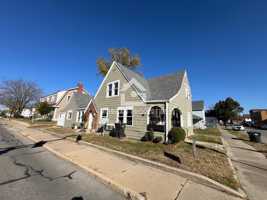 featured image of 202 E 13th St #3