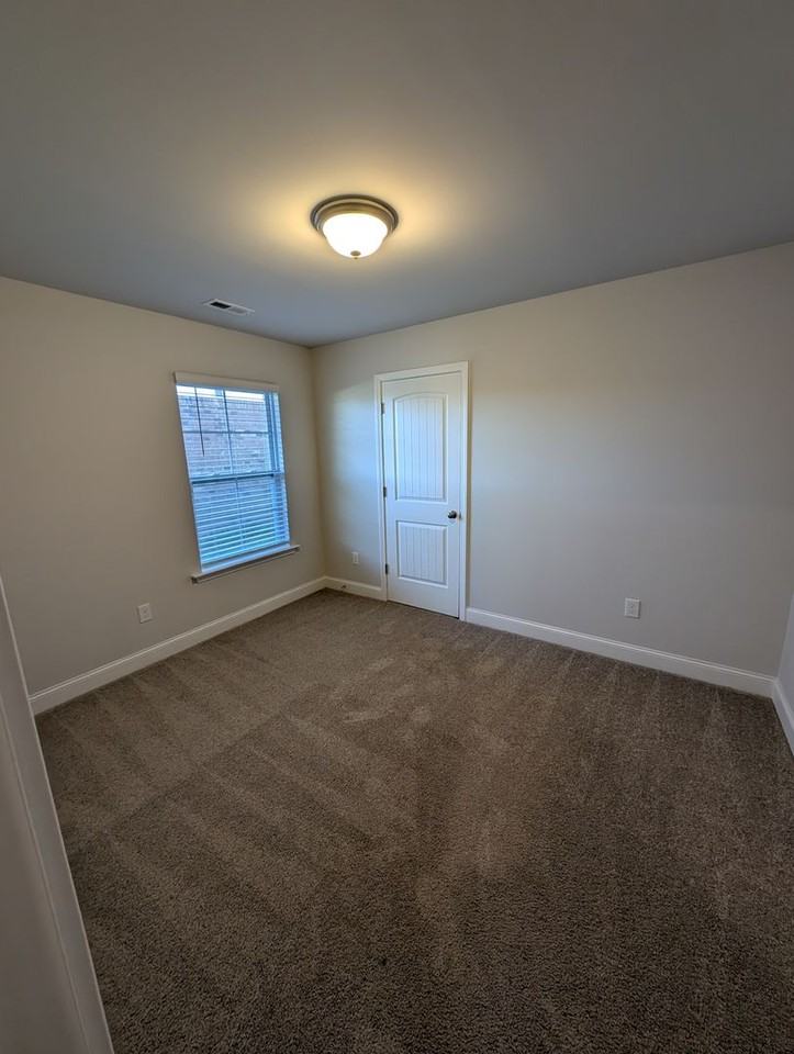 244 Abercorn Dr - Photo 5 of 31