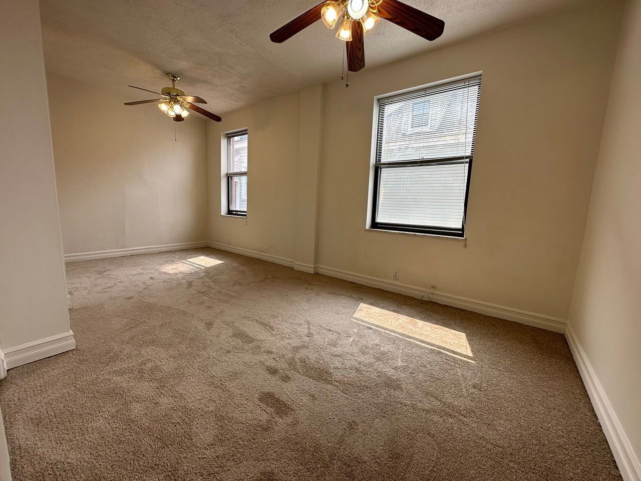 5938 Ellsworth - Photo 4 of 7