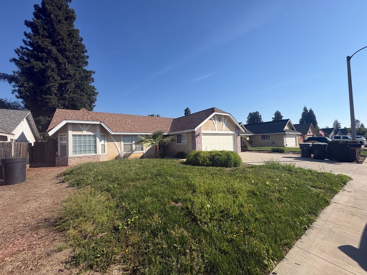 5936 W Oak Ave - Photo 2 of 31