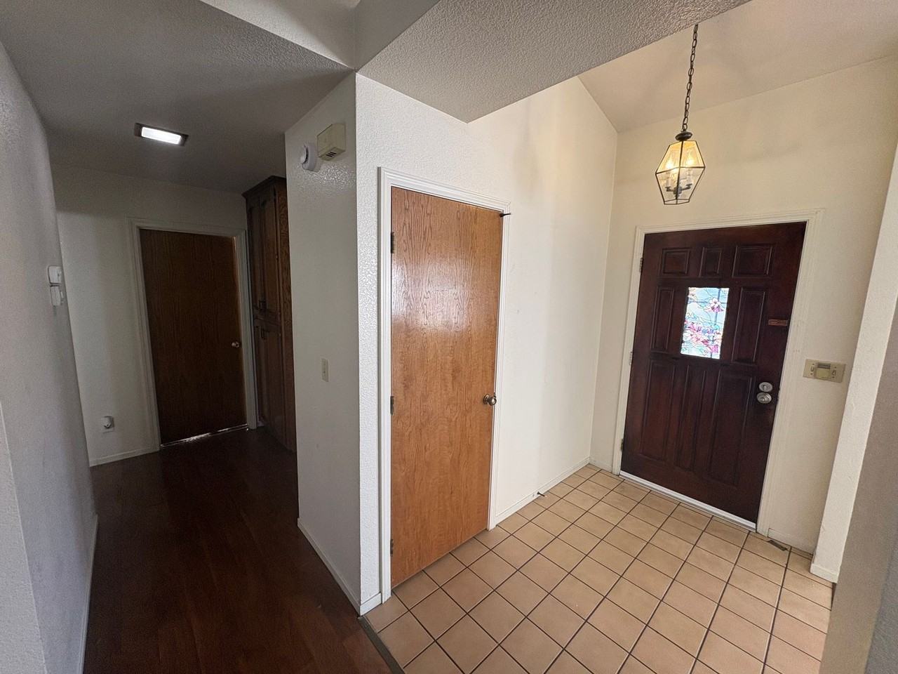 5936 W Oak Ave - Photo 7 of 31