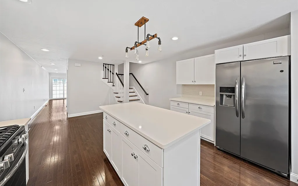 479 Sherman St #479-2 - Photo 3 of 30