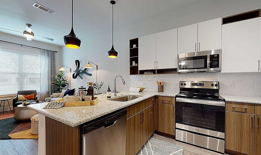 505 West Lamar Boulevard