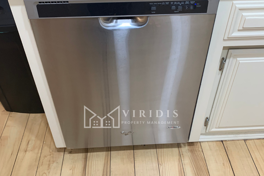 1001 Mohawk St #1 - Photo 4 of 46