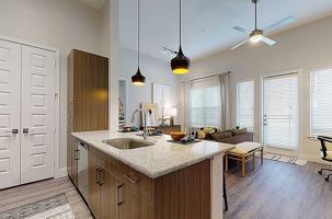 featured image of 505 West Lamar Boulevard