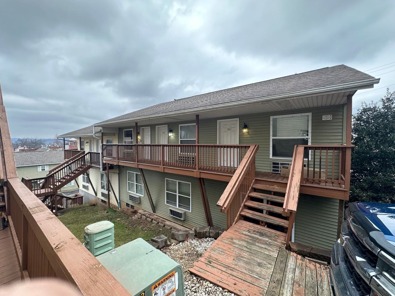 Avery Court - Photo 6 of 33