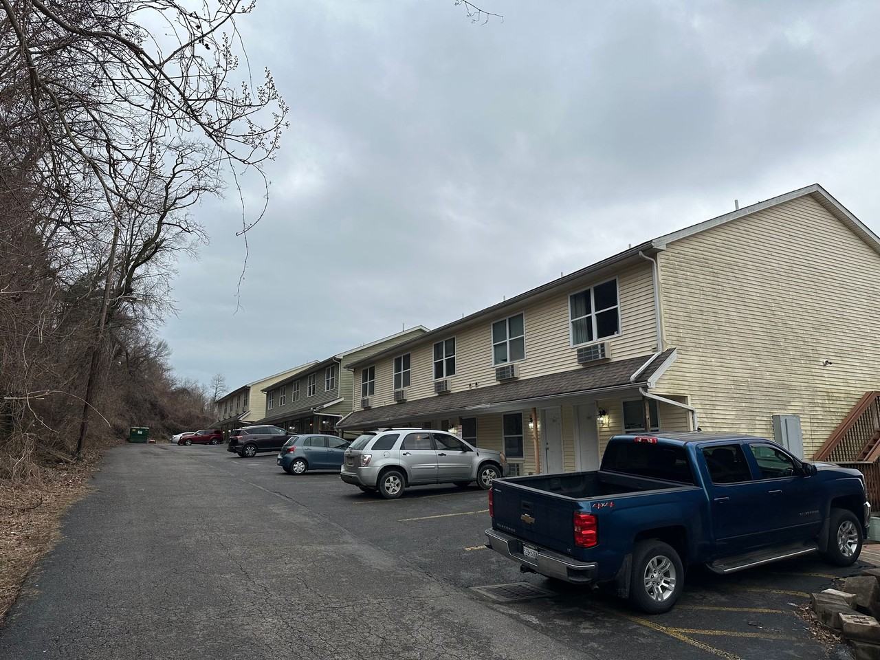 Avery Court - Photo 7 of 33