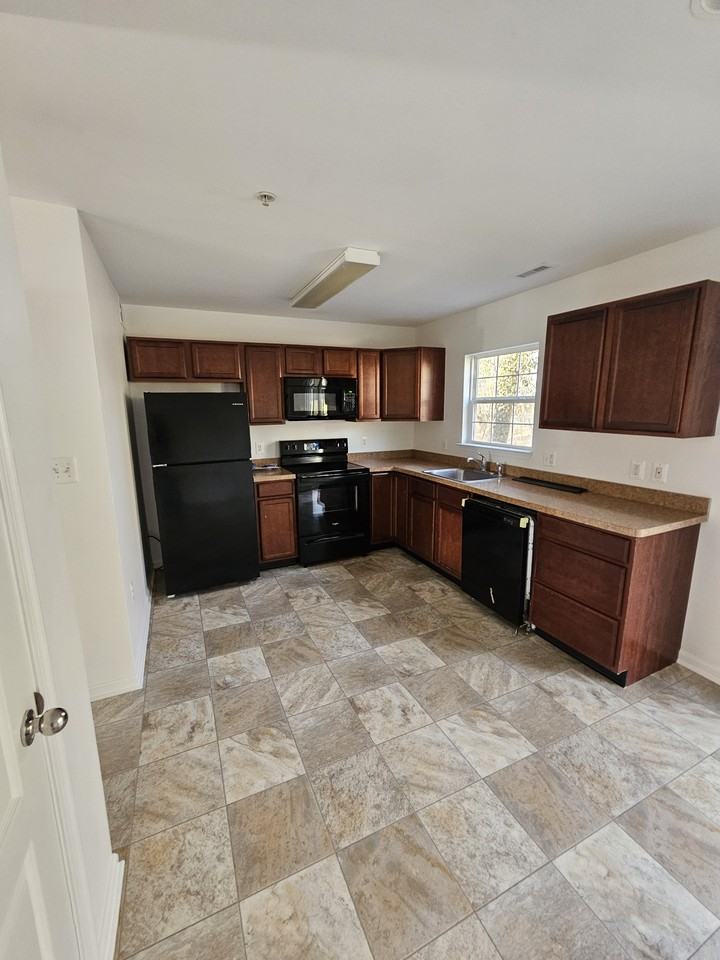 106 Johnstown Ln #1 - Photo 5 of 10