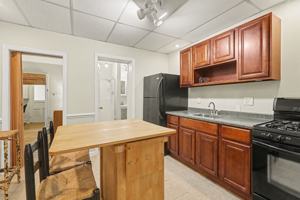 featured image of 165 E Pomfret St