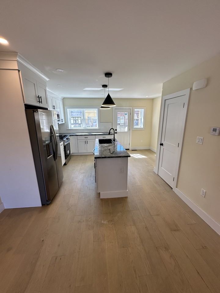 714 Mollbore Ter #1 - Photo 4 of 18