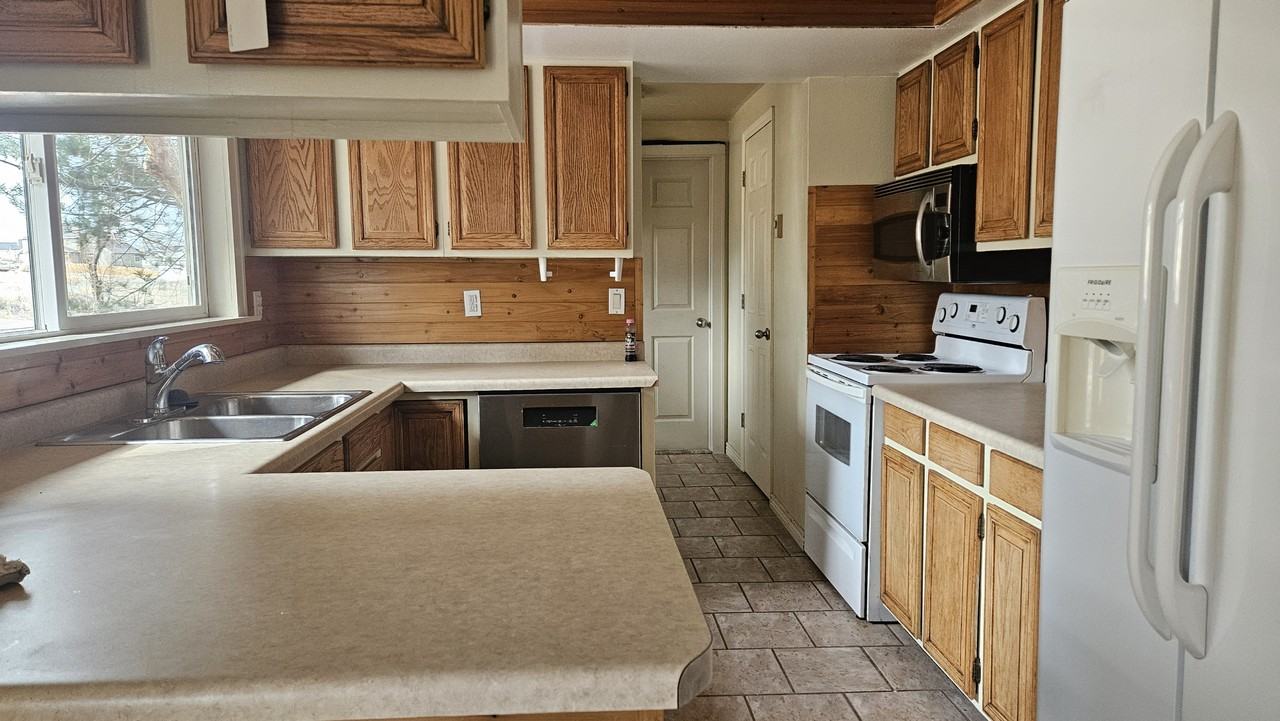 297 S 200 E #1 - Photo 7 of 11