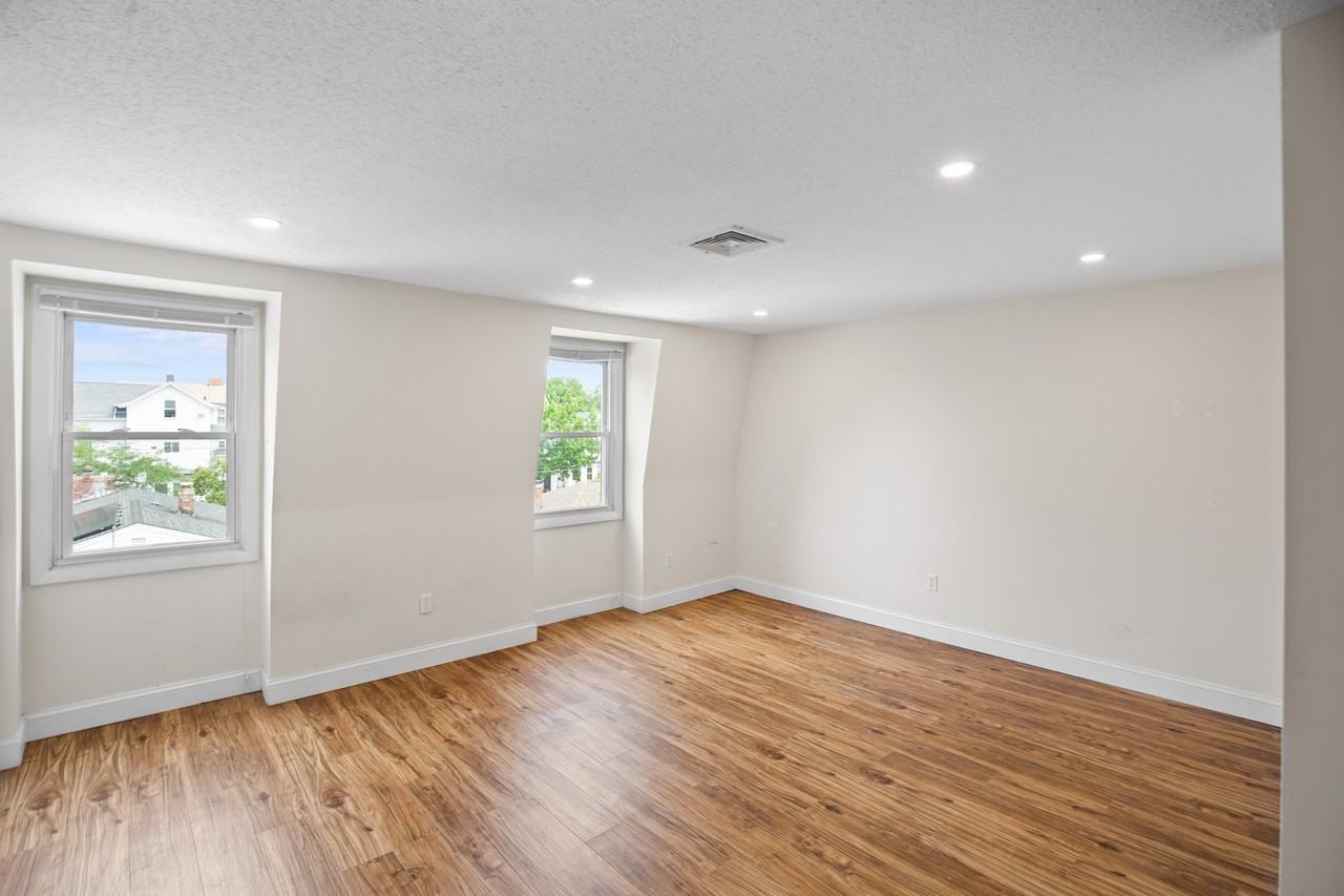 497 Broadway - 301 #301 - Photo 5 of 10