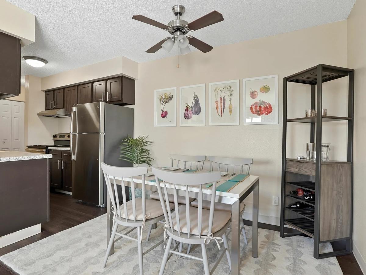 1090 S Parker Rd - Photo 5 of 19