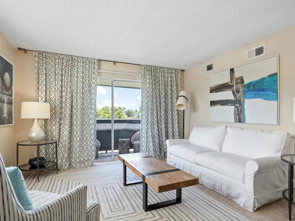 1090 S Parker Rd - Photo 3 of 19