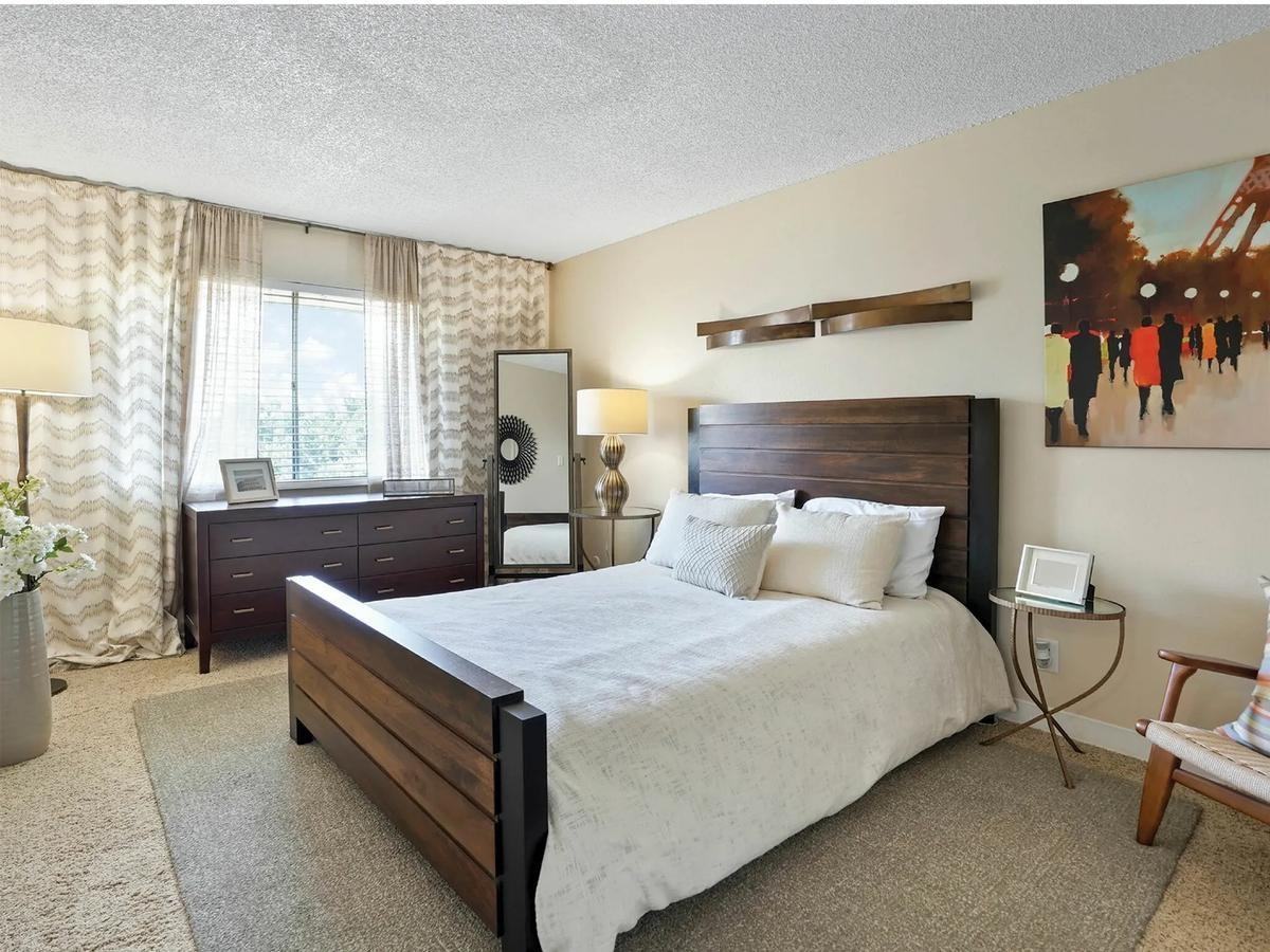 1090 S Parker Rd - Photo 7 of 19