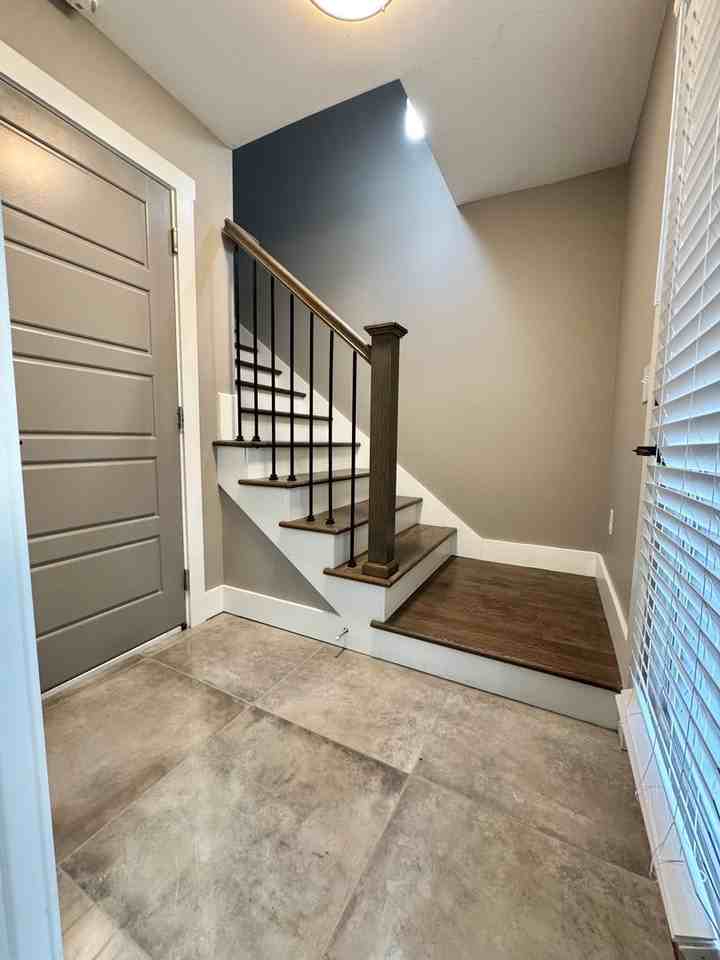 224 22nd St - Photo 5 of 45