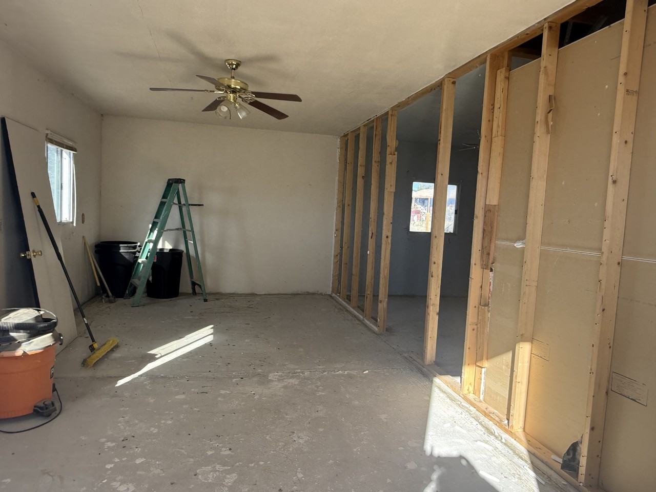 300 Rustic Dr - Photo 5 of 29