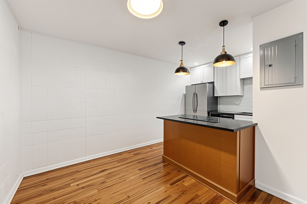 Walnut Apartments - Photo 2 of 10