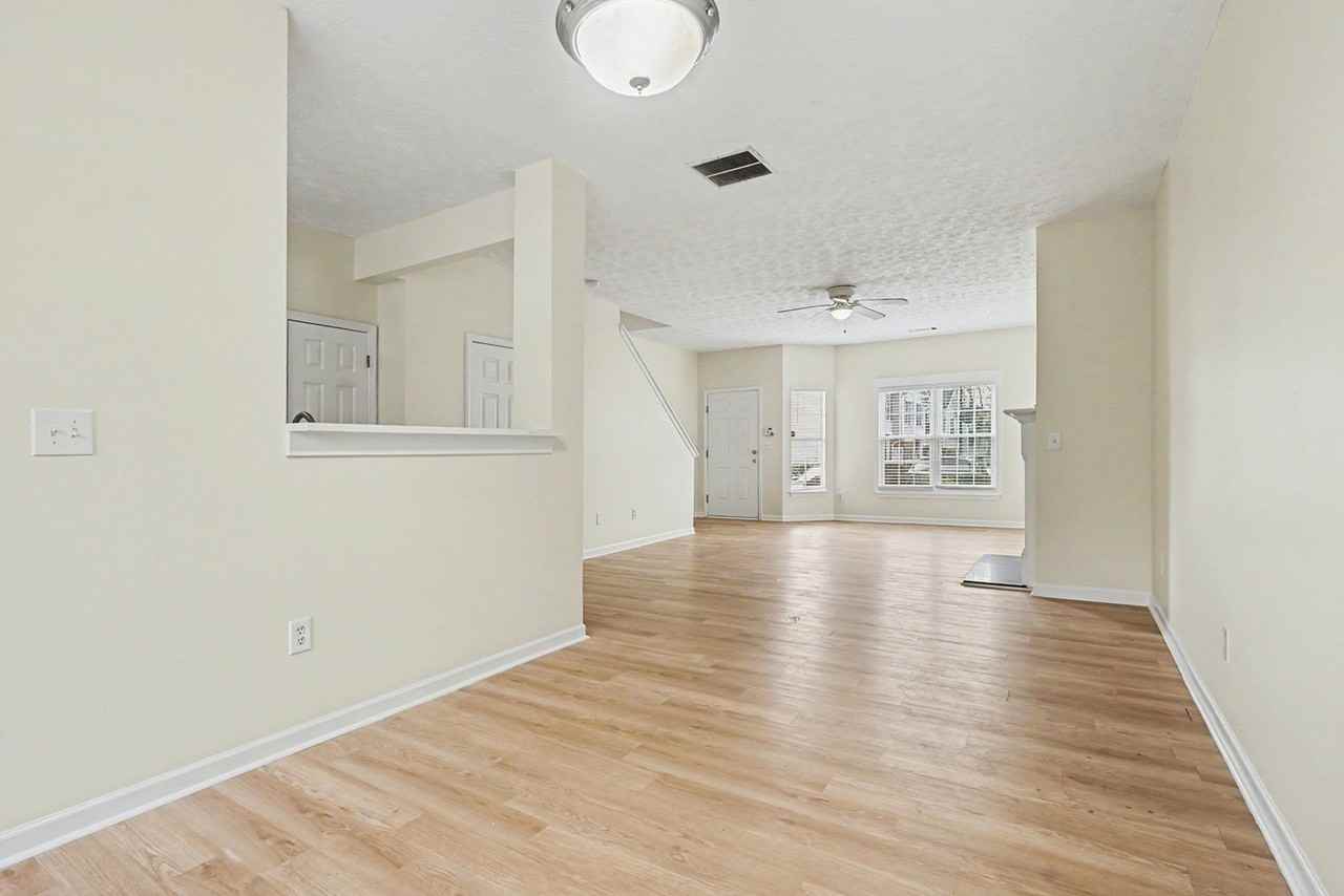 2545 Walden Lake Dr #1 - Photo 5 of 18
