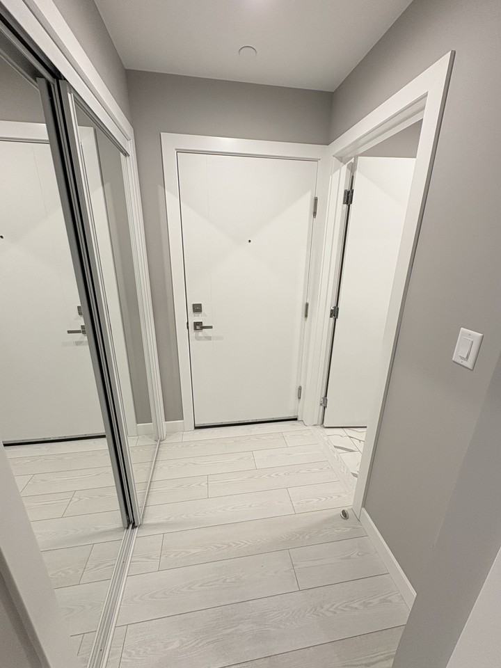 310 15 Ave Sw #1 - Photo 3 of 25