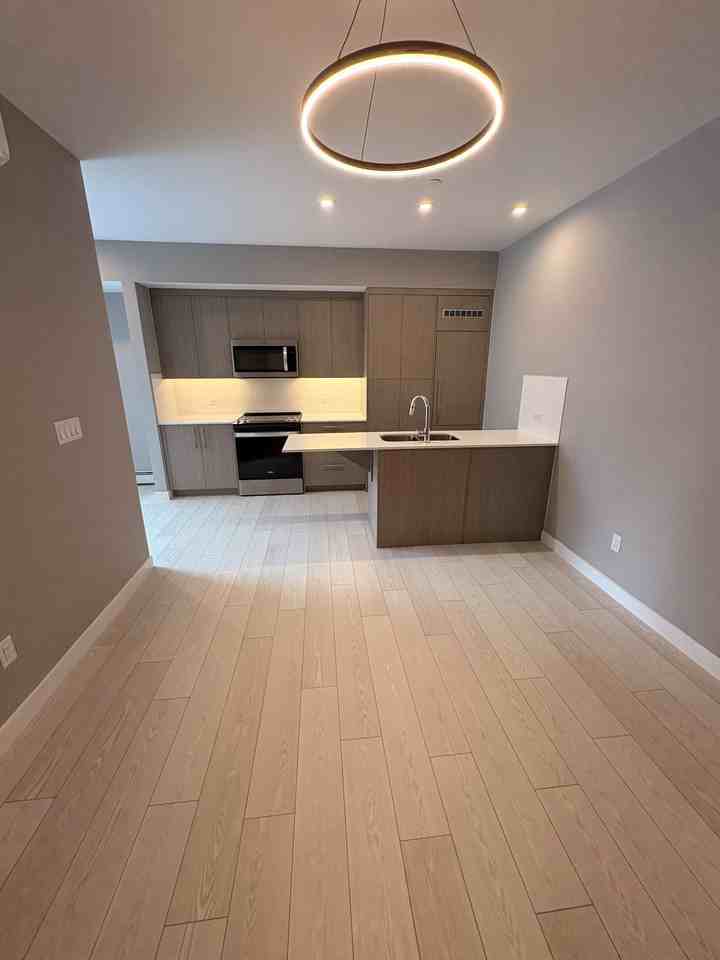 310 15 Ave Sw #1 - Photo 4 of 25