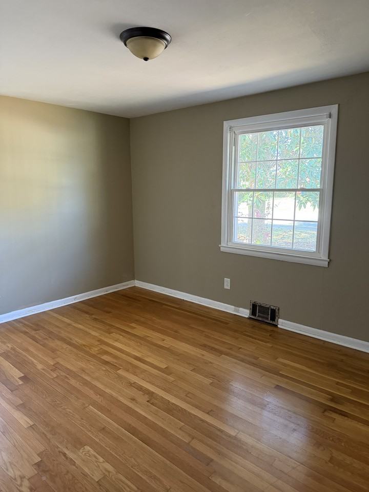 7310 Chadwell Rd Sw #1 - Photo 2 of 14