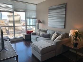 1404, 788 12th Ave SW - Photo 2 of 10