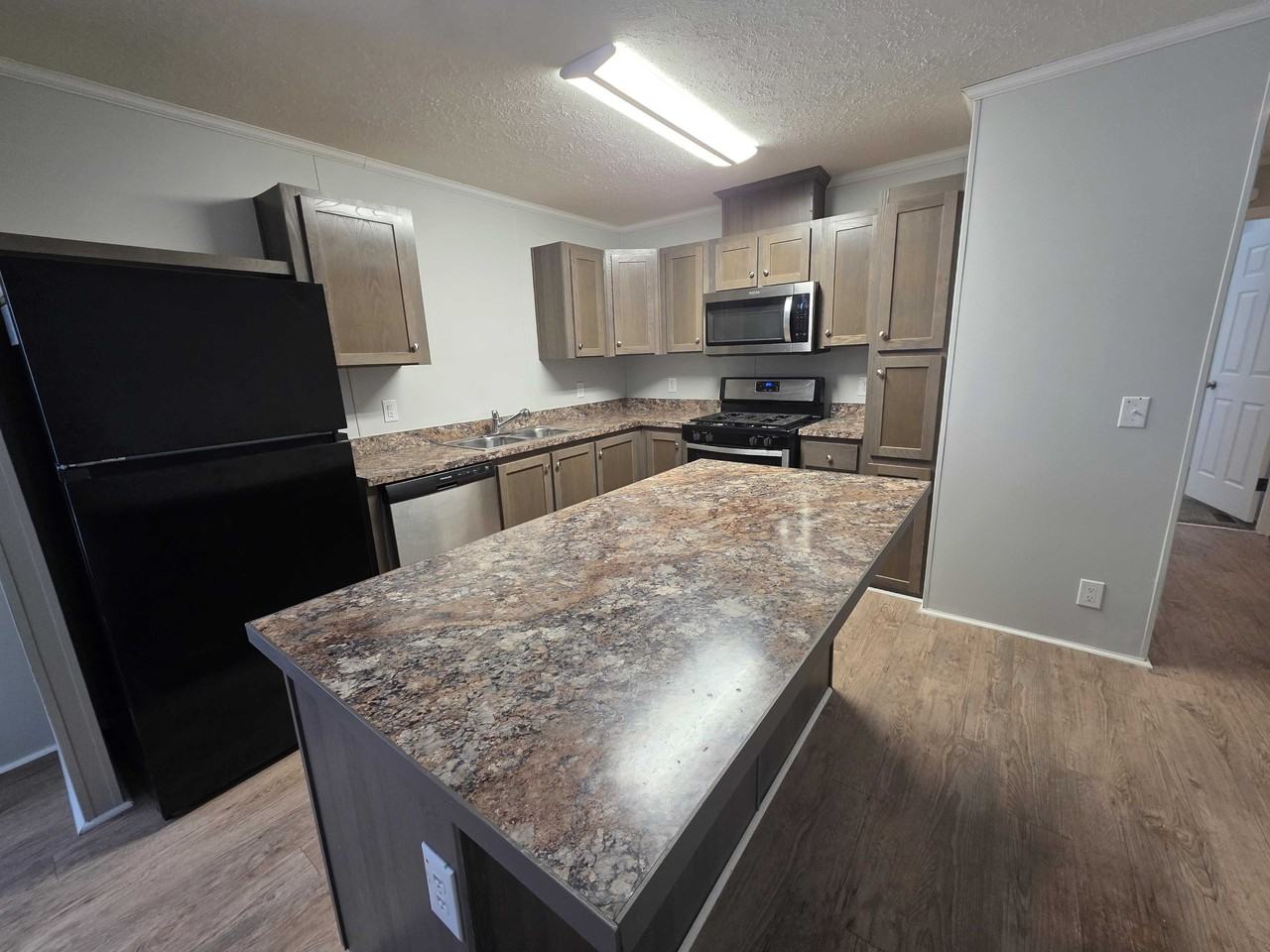 3709 Juniper St #824 - Photo 3 of 29