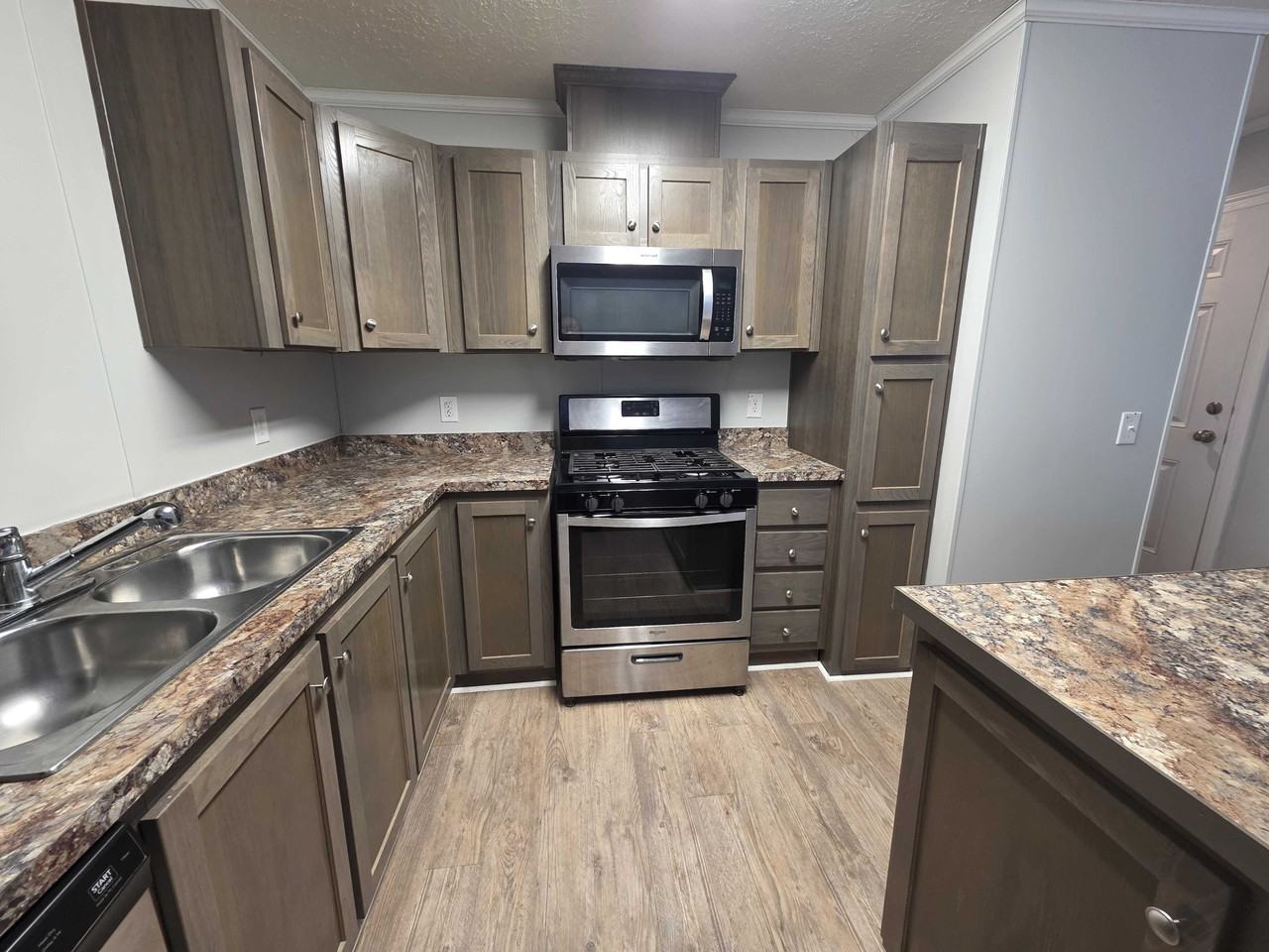 3709 Juniper St #824 - Photo 5 of 29