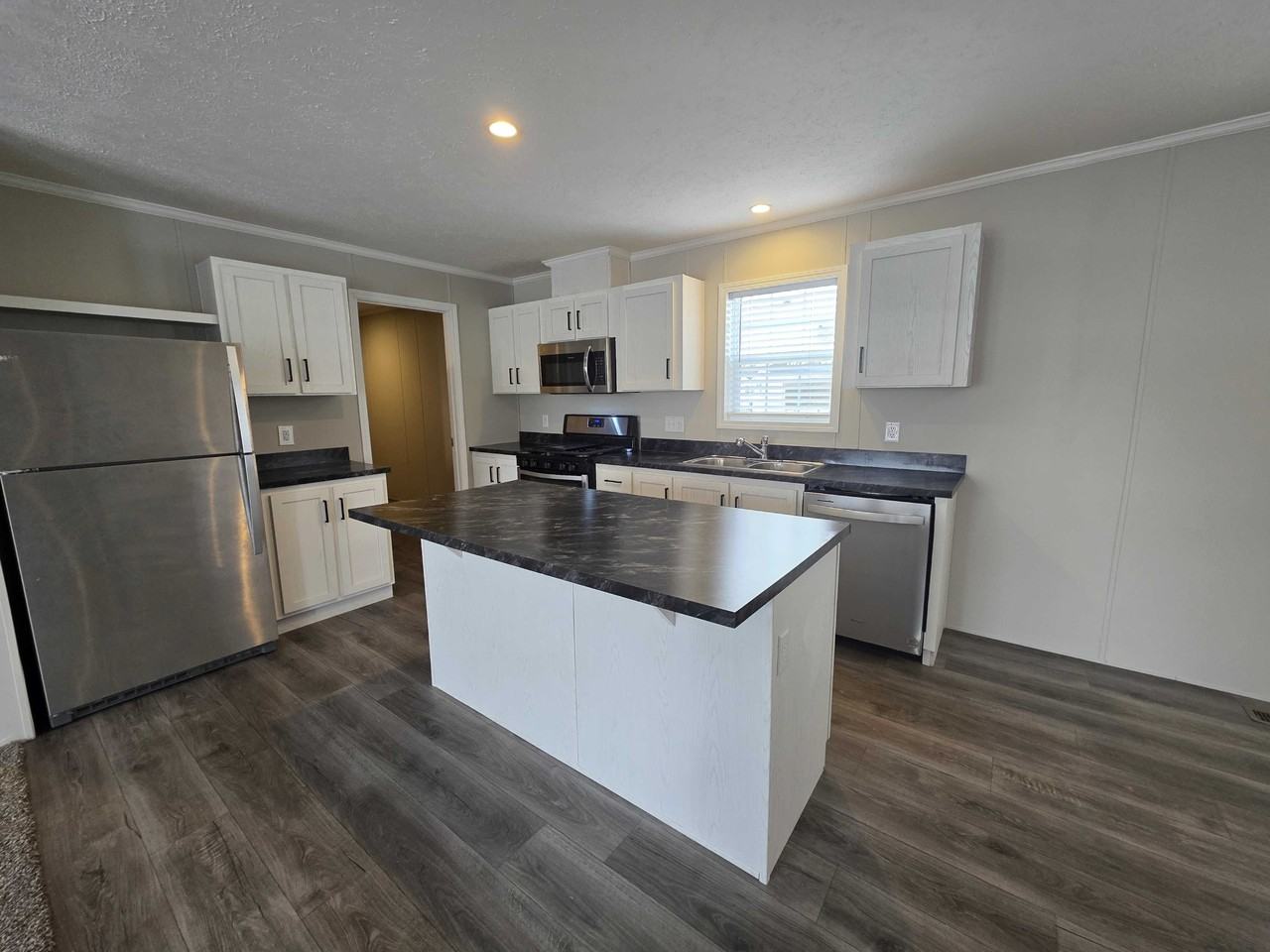 3631 Juniper St #830 - Photo 6 of 39