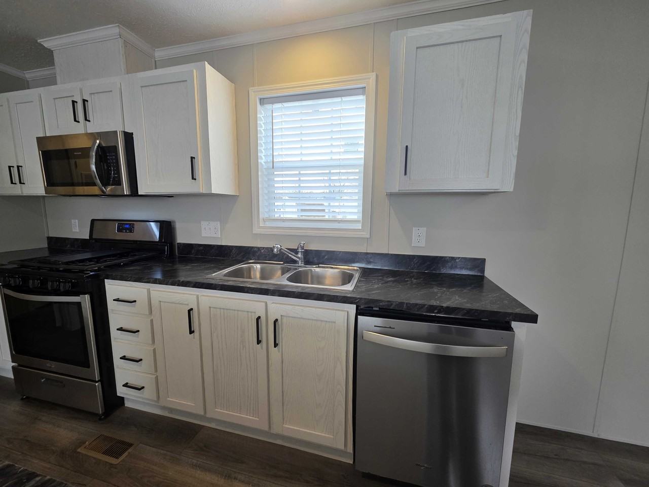 3631 Juniper St #830 - Photo 7 of 39