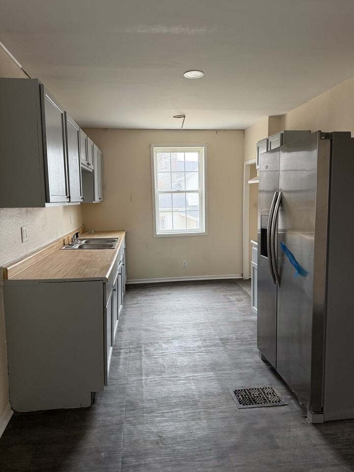 458 S Float Ave #1 - Photo 7 of 21