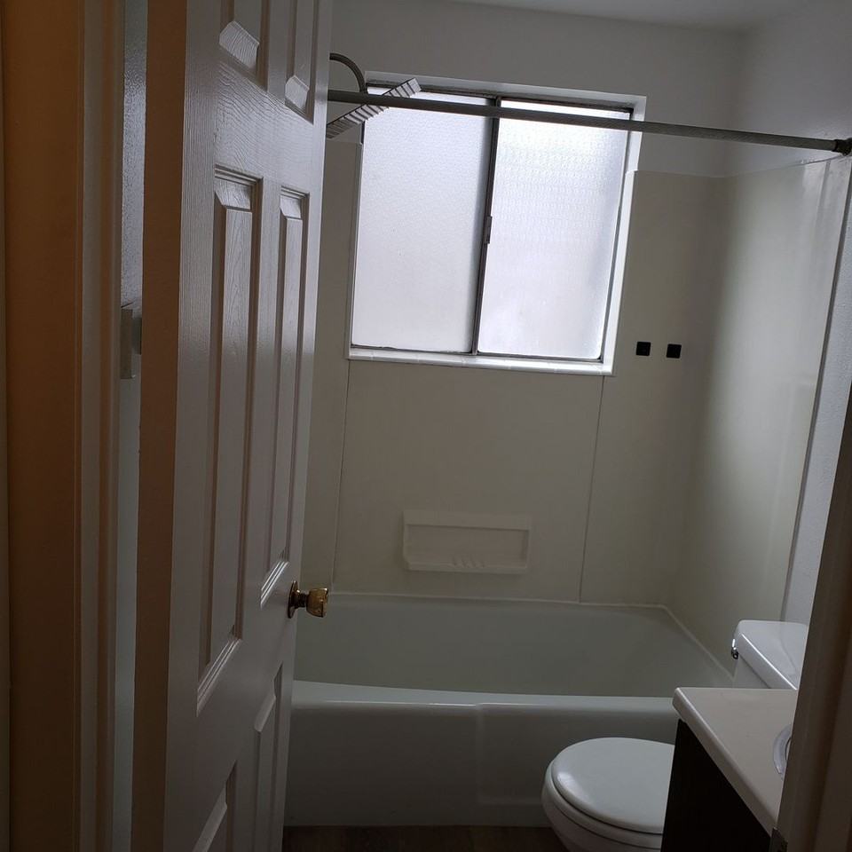 473 S State St #323 - Photo 3 of 14