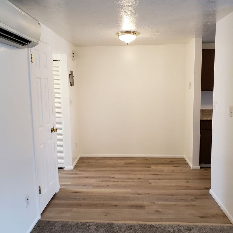 473 S State St #323 - Photo 5 of 14