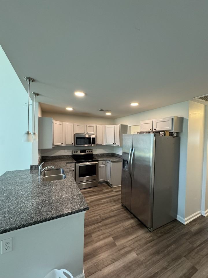 1032 Tee Shot Dr #1 - Photo 5 of 23