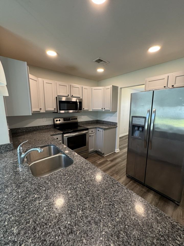 1032 Tee Shot Dr #1 - Photo 6 of 23