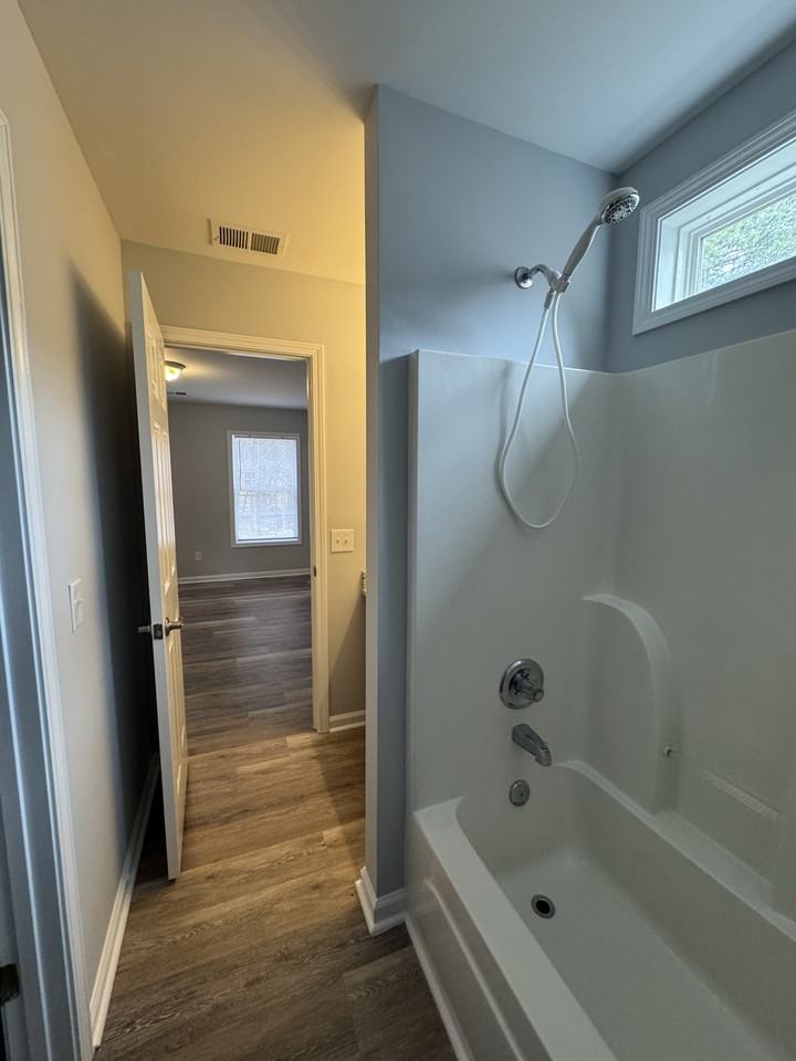 4529 Farm Lake Dr #1 - Photo 4 of 43