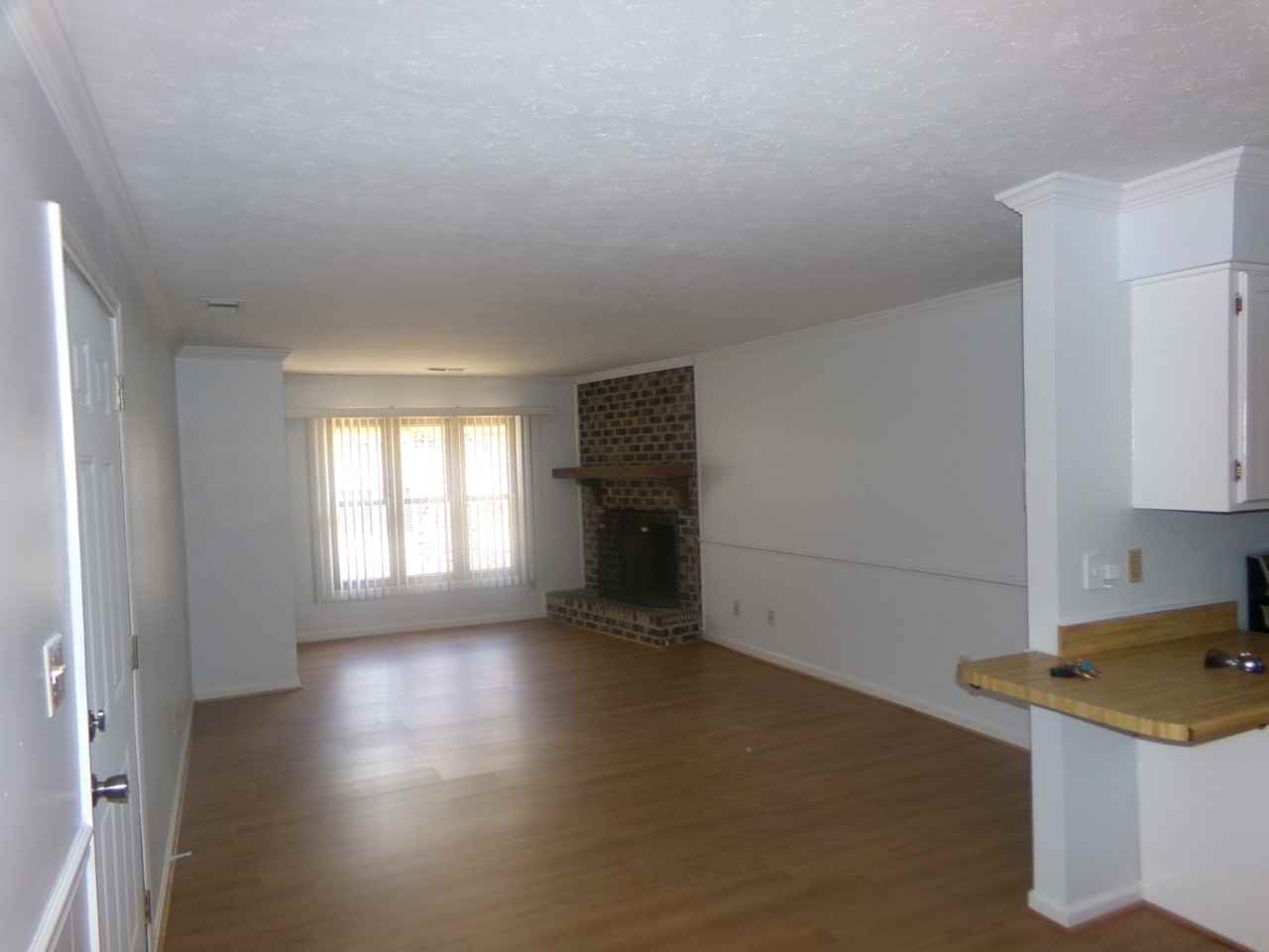 406 75th Ave N #N - Photo 4 of 16