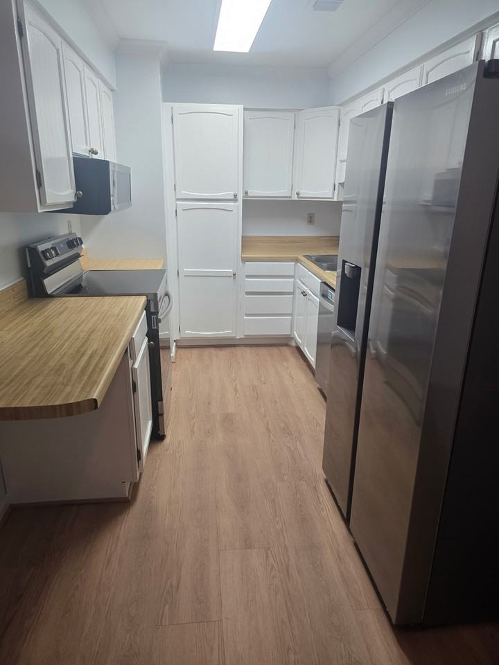 406 75th Ave N #N - Photo 5 of 16