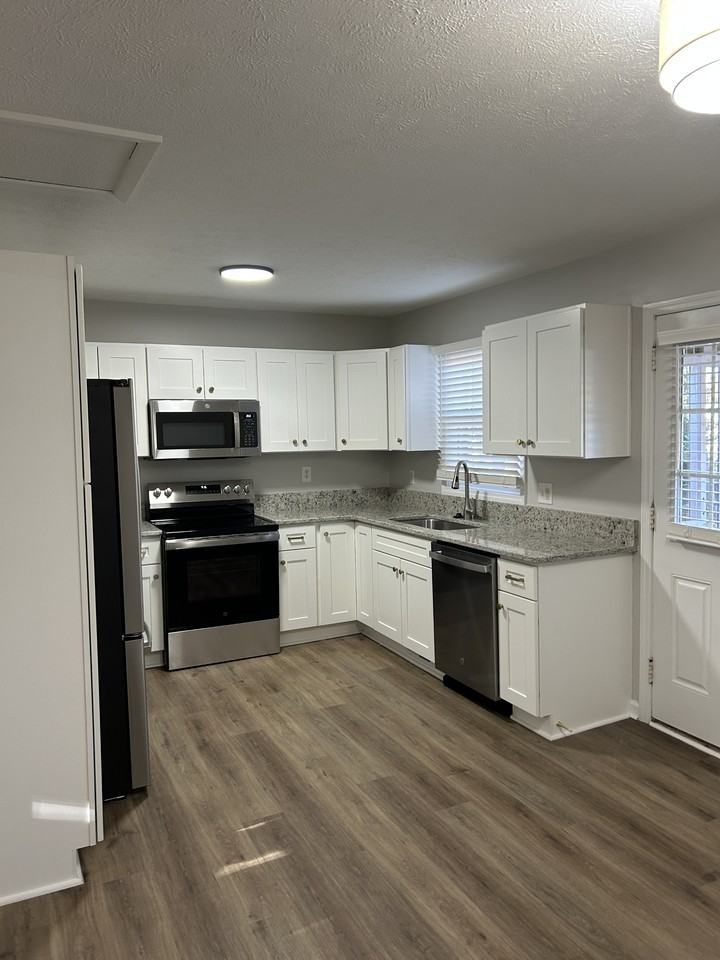 702 62nd Ave N #1 - Photo 6 of 50